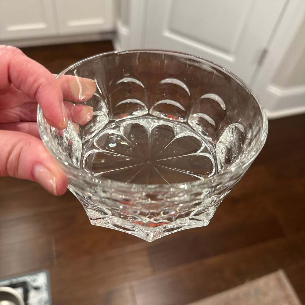 Vintage Saint Gobain France Daisy Pattern Lead Glass Small Bowl 4.75"